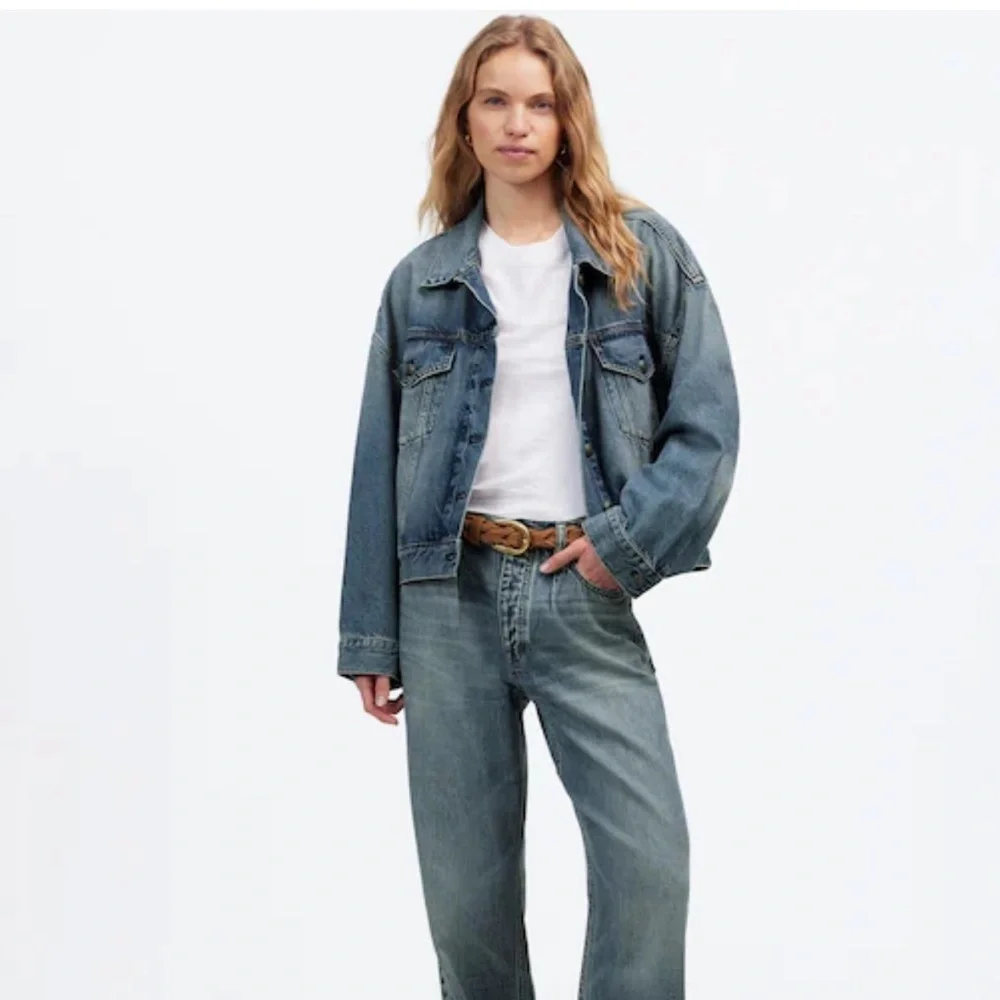 Madewell // NWT Relaxed Crop Jean Trucker Jacket in Billings Wash - Picture 5 of 13
